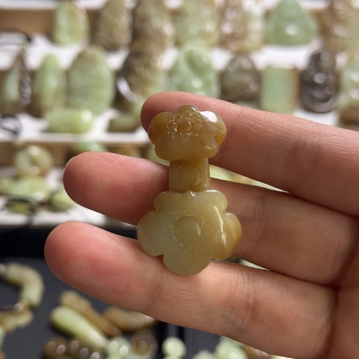 和田玉颈饰未镶嵌有**矣