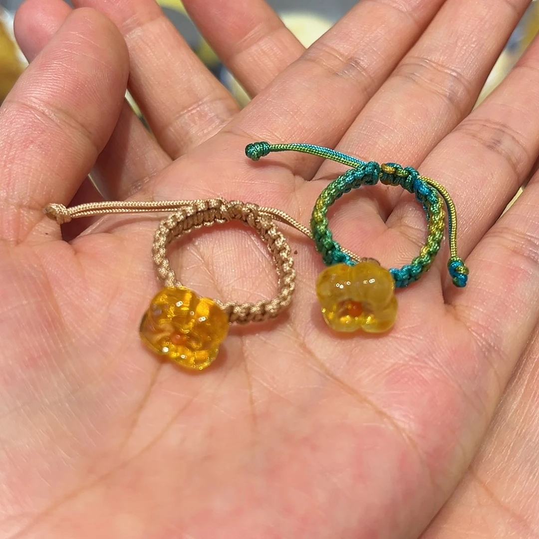 琥珀未镶嵌戒指多样发其一