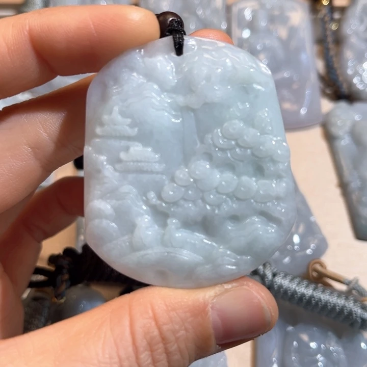 翡翠颈饰未镶嵌翡翠