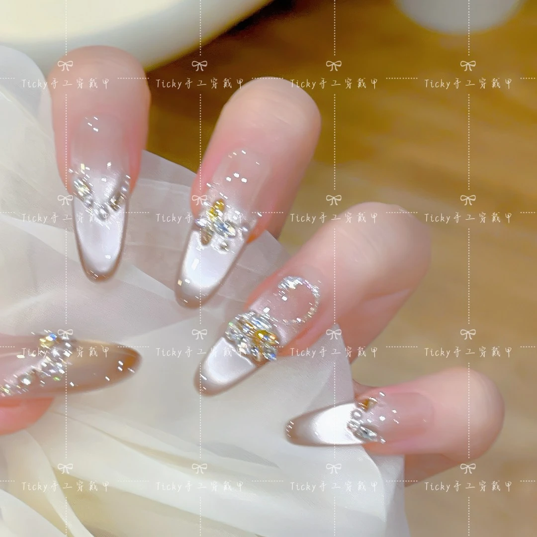 【天鹅浮光】手工穿戴甲腮红猫眼法式甲显白甜美美甲贴片