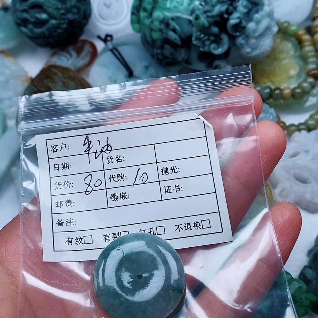 来***果颈饰未镶嵌翡翠翡翠