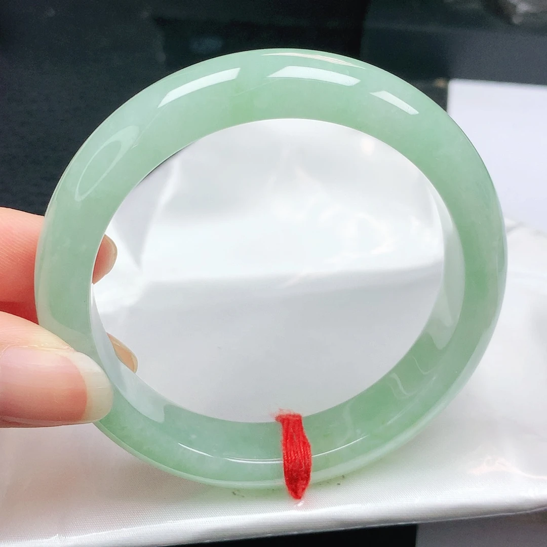 翡翠手镯未镶嵌正