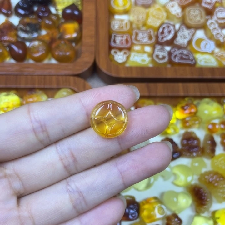 吊坠橄榄核钱币51