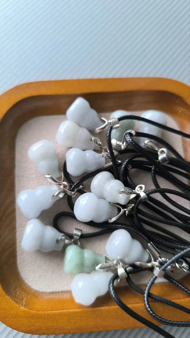 天然A货翡翠葫芦款式（多样性发其一）