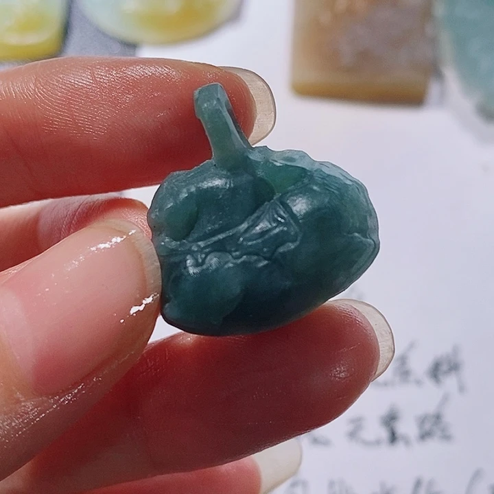 定制翡翠未镶嵌翡翠