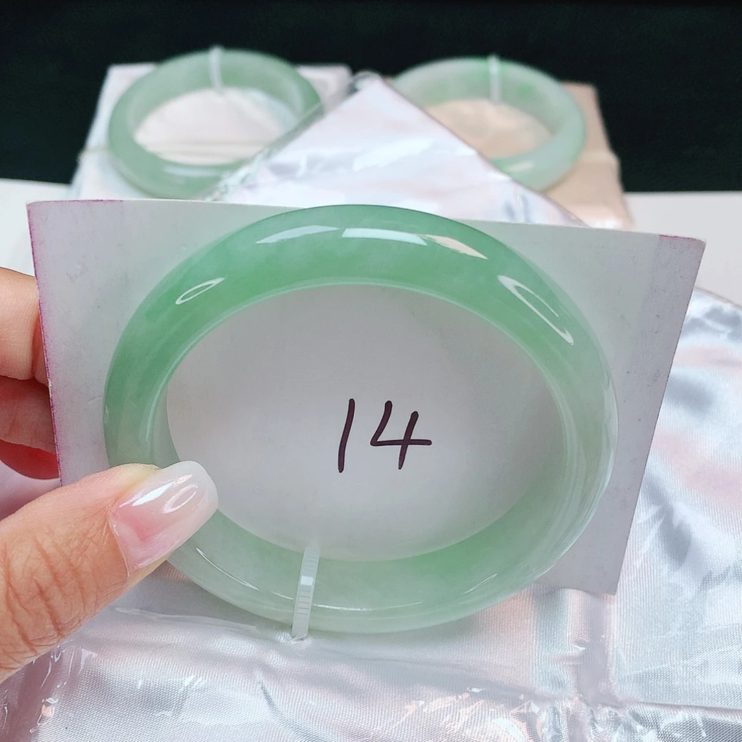 翡翠未镶嵌手镯 正圈57+