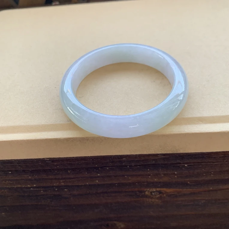 冰透清爽淡春彩手镯，特价3880圈口54.9-12.3-8.3，天然翡翠缅A完美