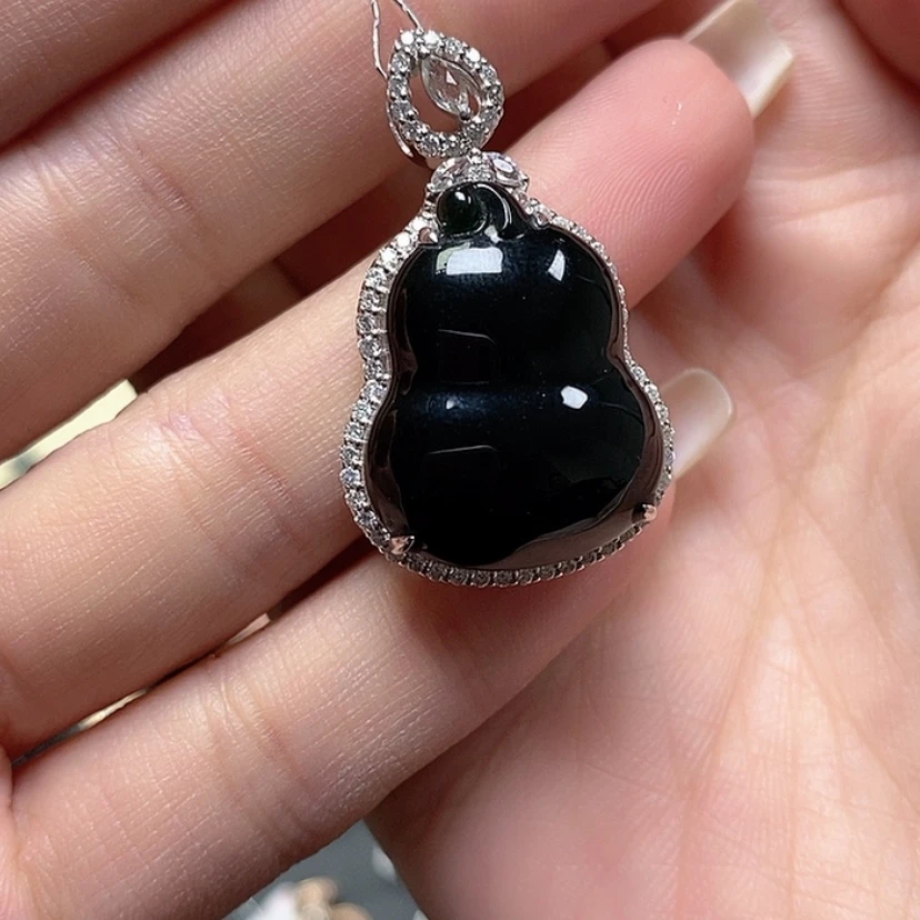 【闪购商品】翡翠颈饰18K金镶嵌芸*?1。