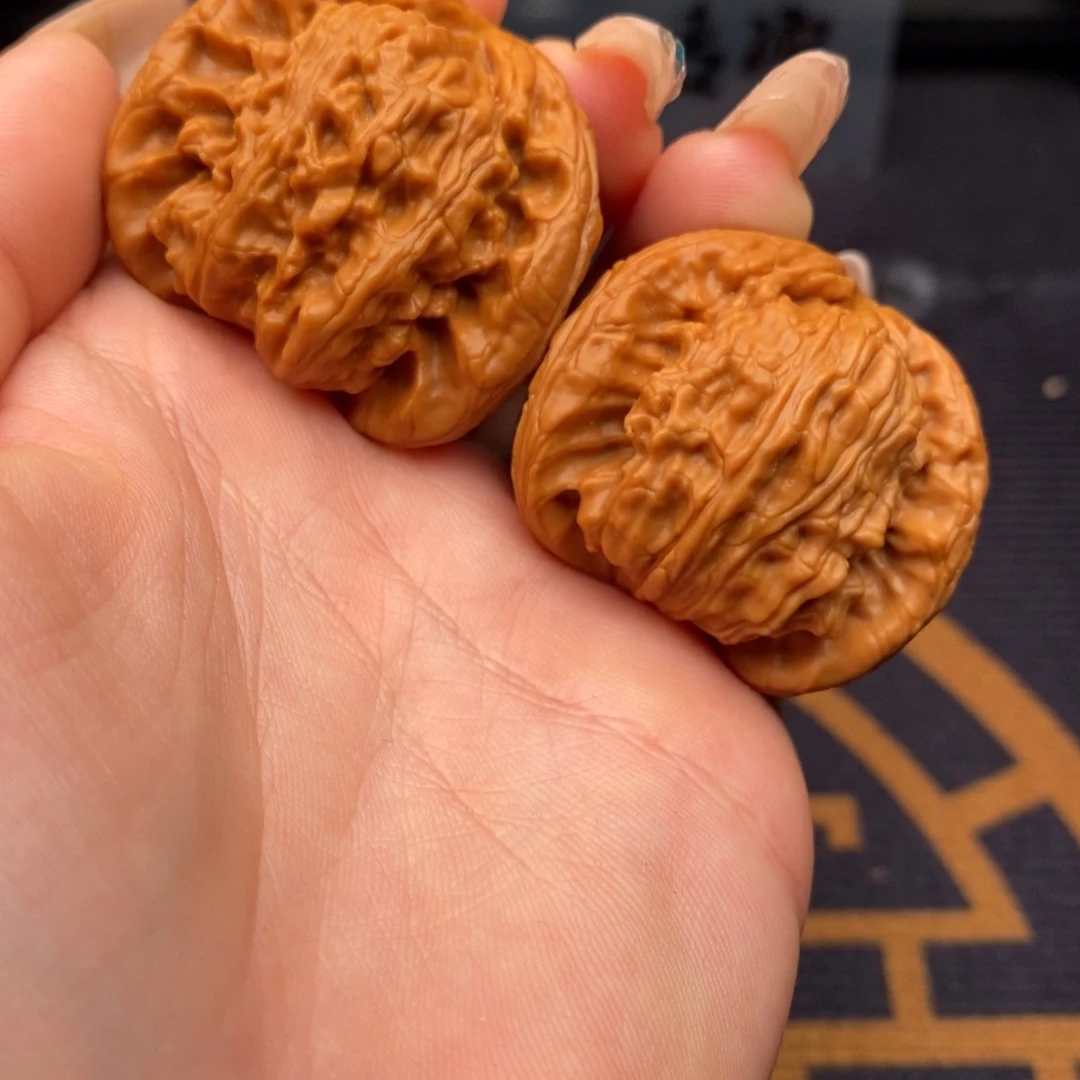 粉***丝吊坠文玩核桃白狮子