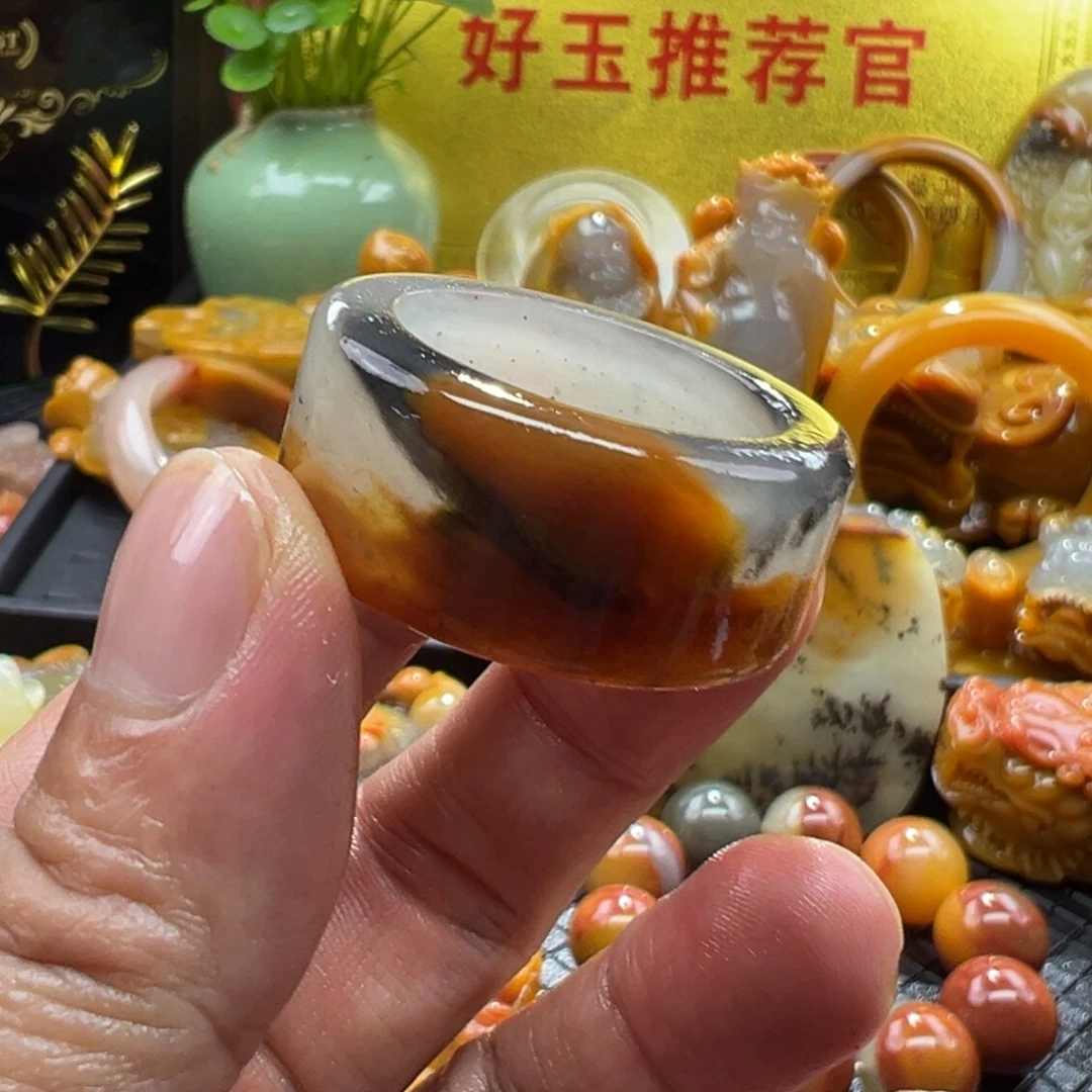 石英质玉未镶嵌颈饰
