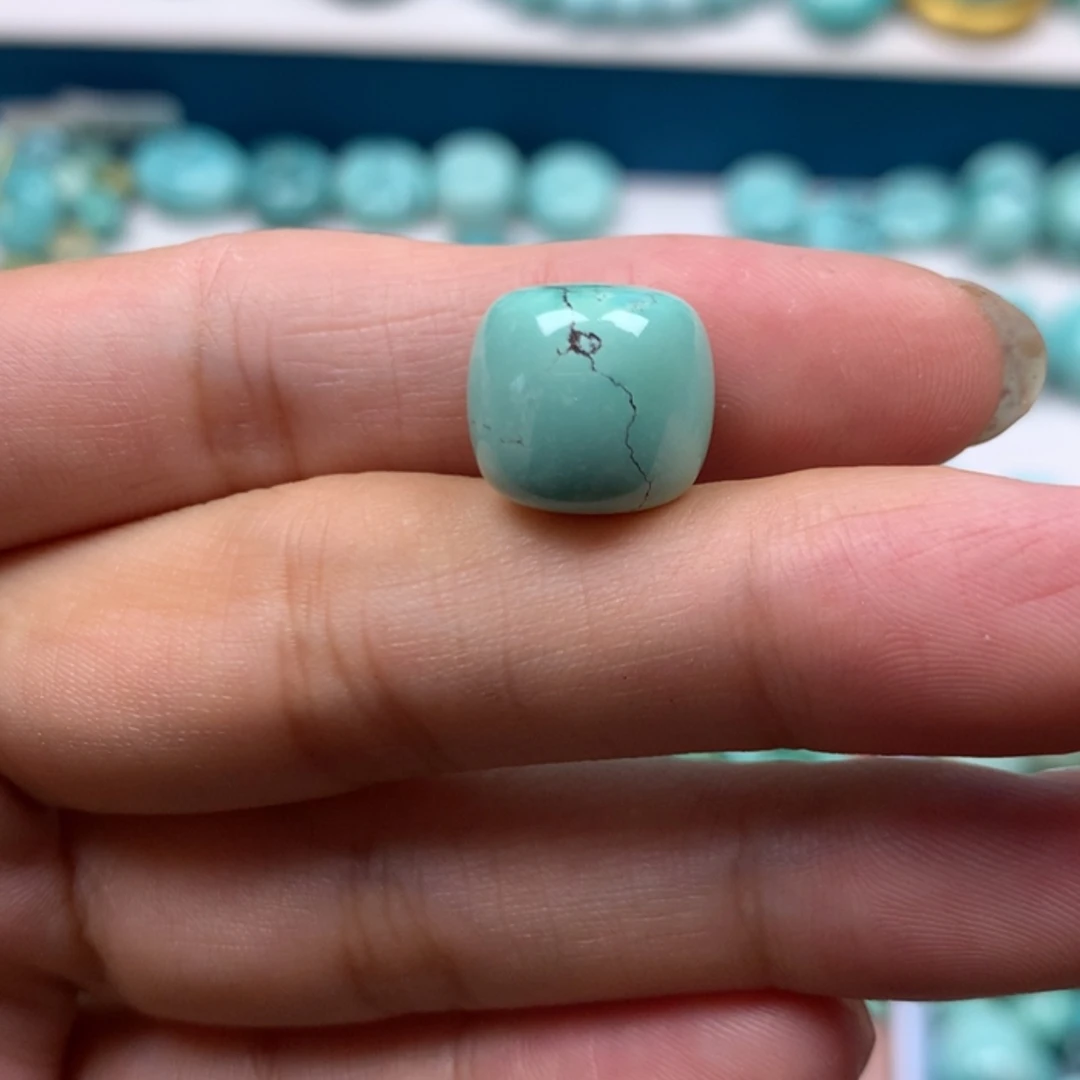 【闪购商品】未镶嵌绿松石珠宝奇石九****?