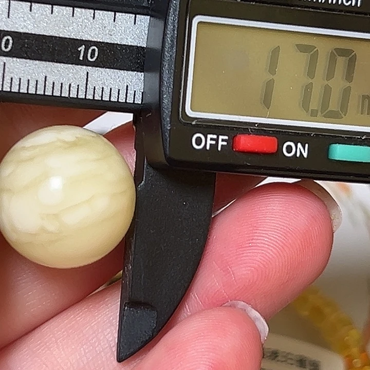 蜜蜡未镶嵌裸石142