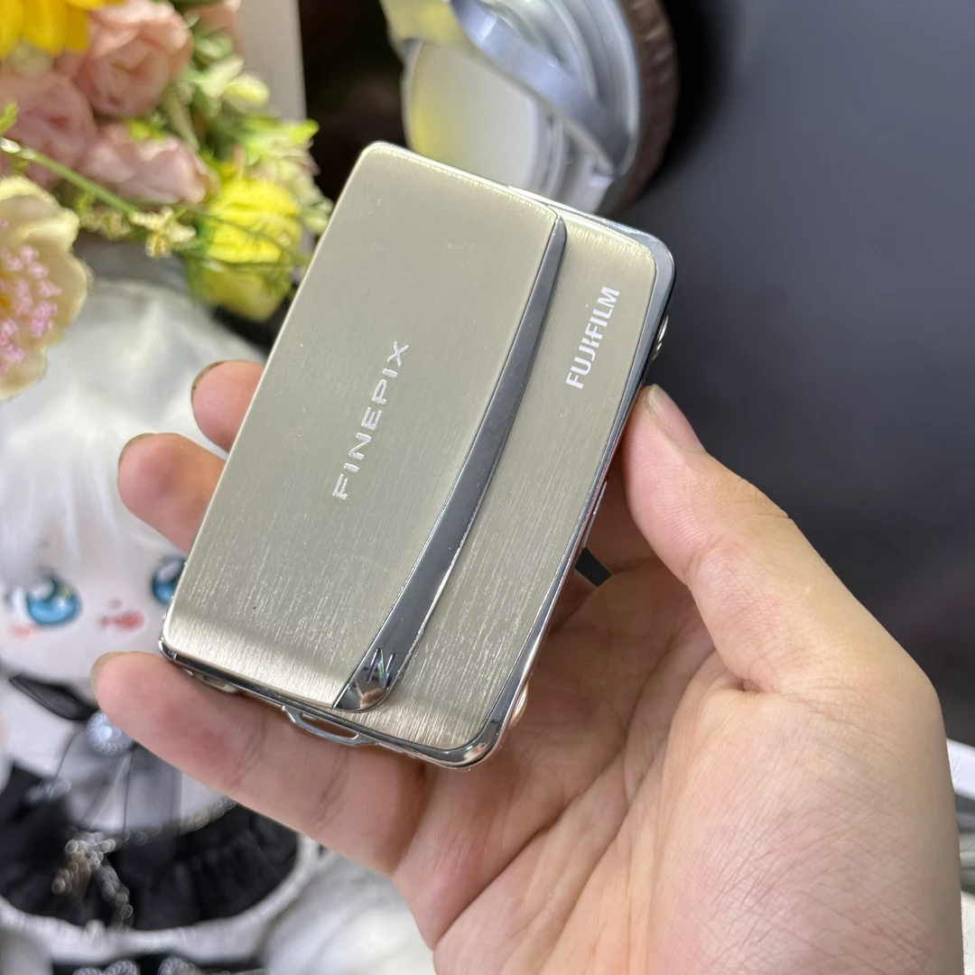 9新 Fujifilm/富士 富士z71冷白皮胶片感复古感适合新手带配件