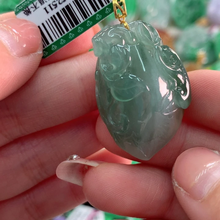 翡翠吊坠(不含链)18K金镶嵌