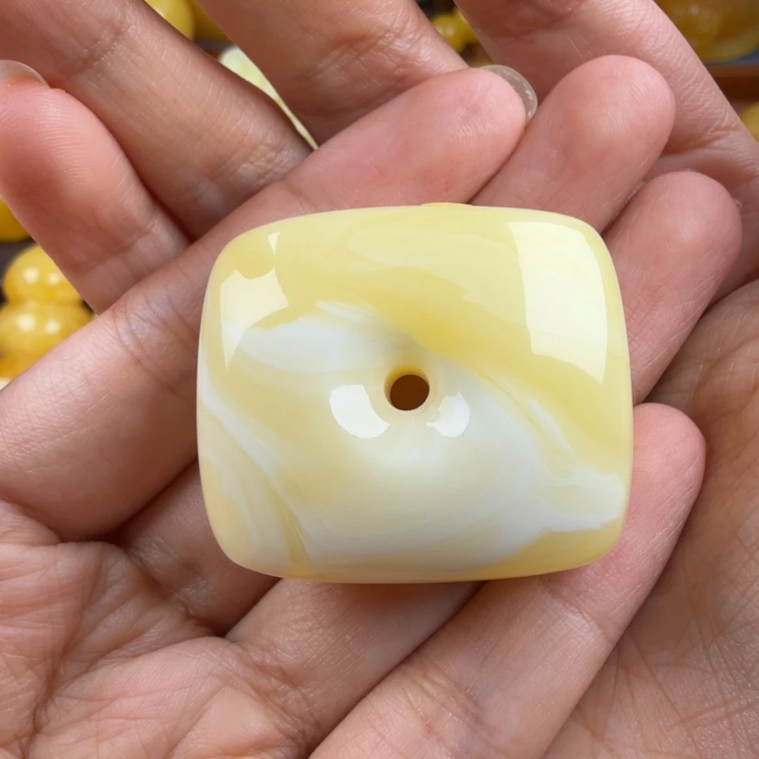 琥珀未镶嵌颈饰纯天然琥珀蜜蜡无优化