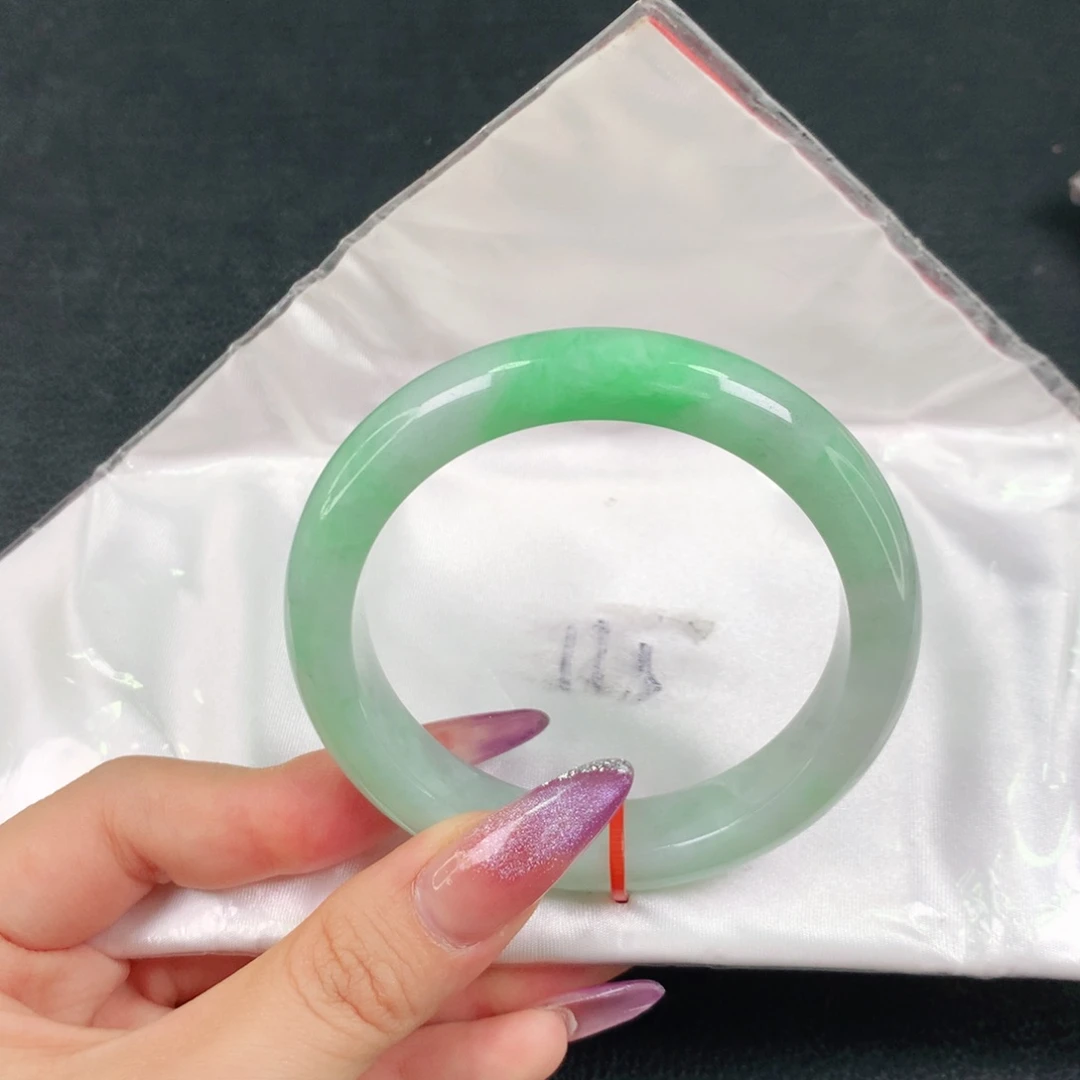翡翠未镶嵌手镯天然翡翠手镯04
