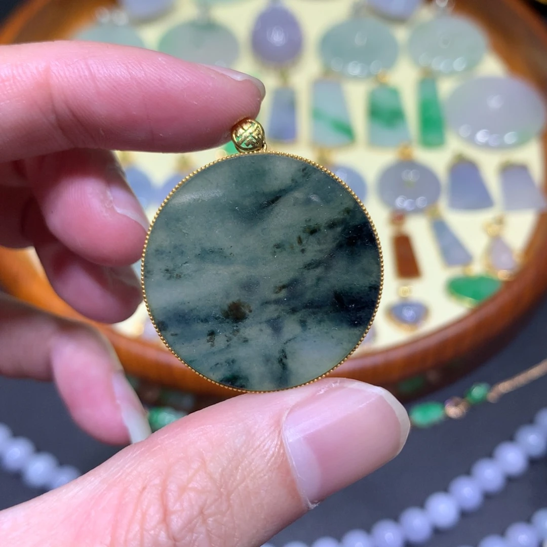 翡翠吊坠(不含链)18K金镶嵌