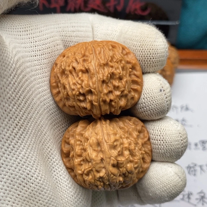 【闪购商品】文玩核桃把件83白狮子