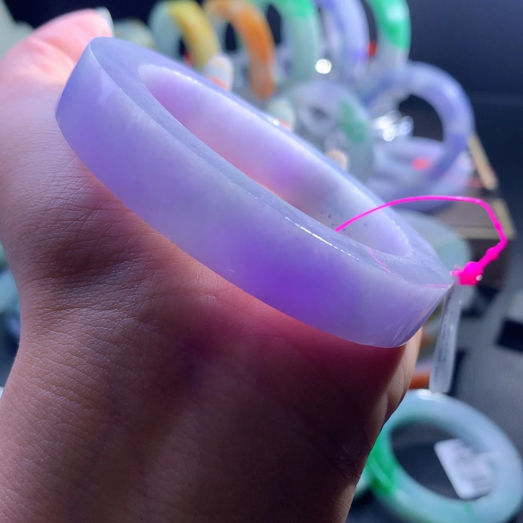未镶嵌翡翠手镯定制翡翠