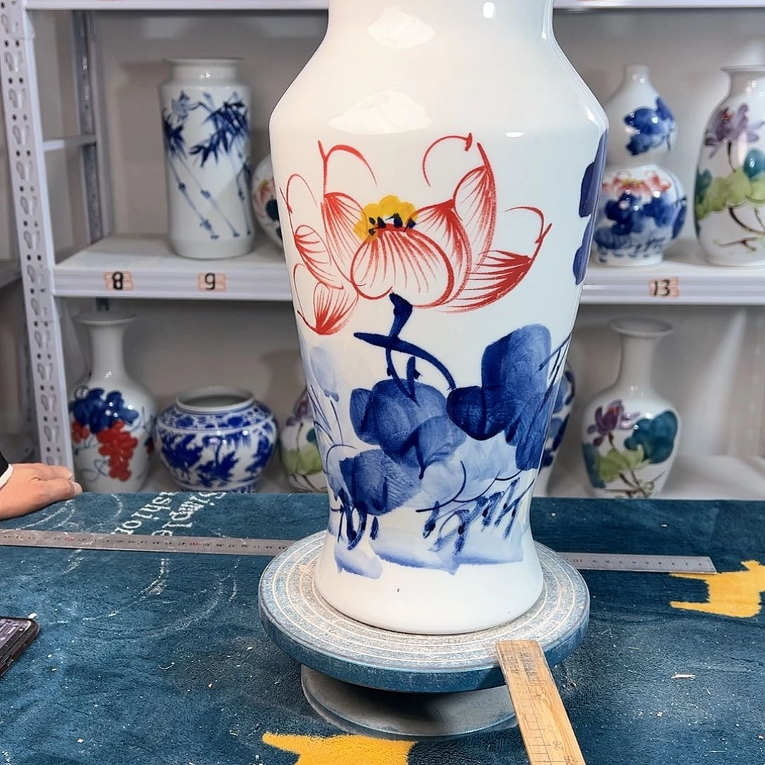 摆件景德镇陶瓷大鱼荷花