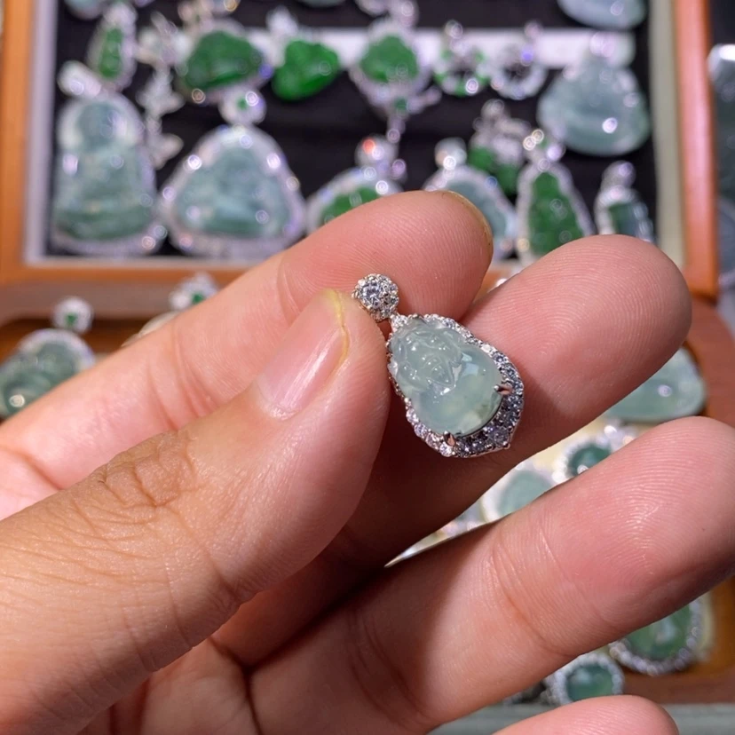 【闪购商品】颈饰未镶嵌翡翠天然