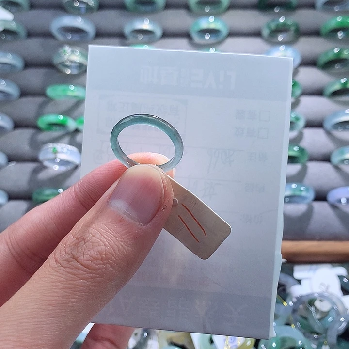 翡翠戒指未镶嵌翡翠