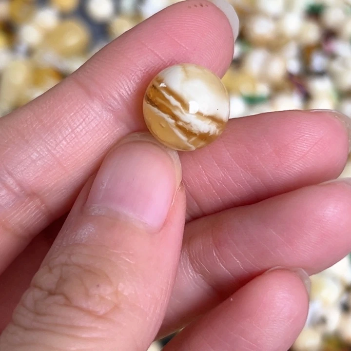 未镶嵌蜜蜡裸石12mm一个