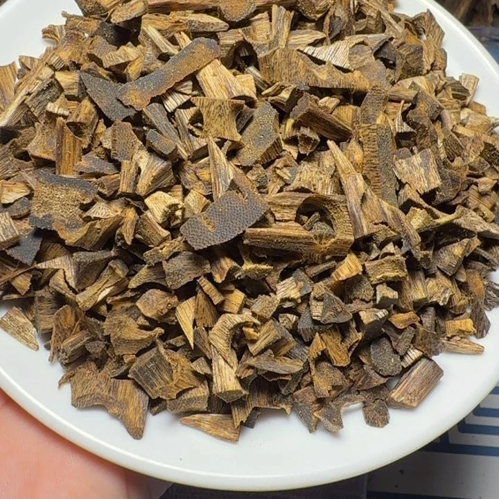 鸿***乌身圆叶金丝红油103克