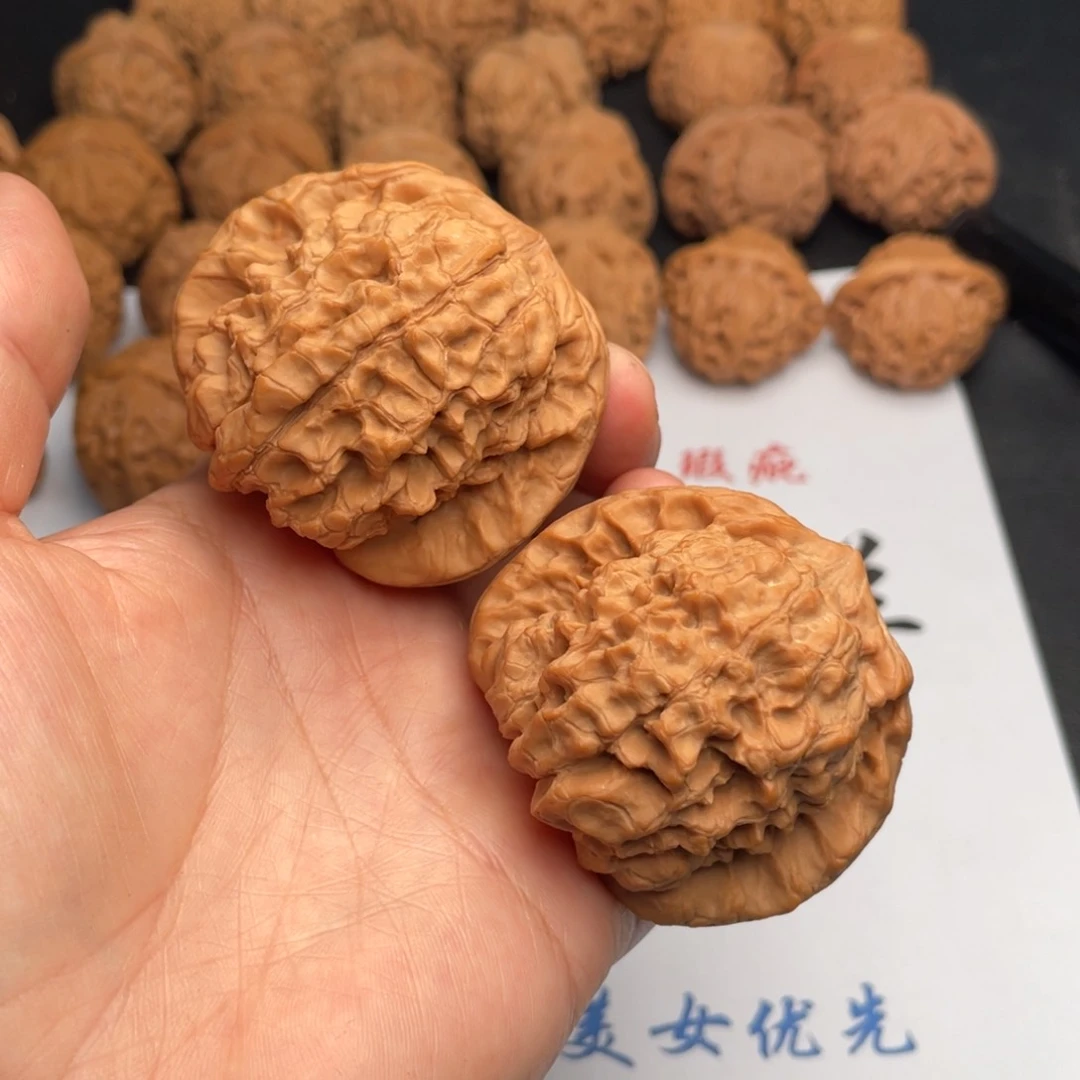 文玩核桃吊坠045。51龙鼎