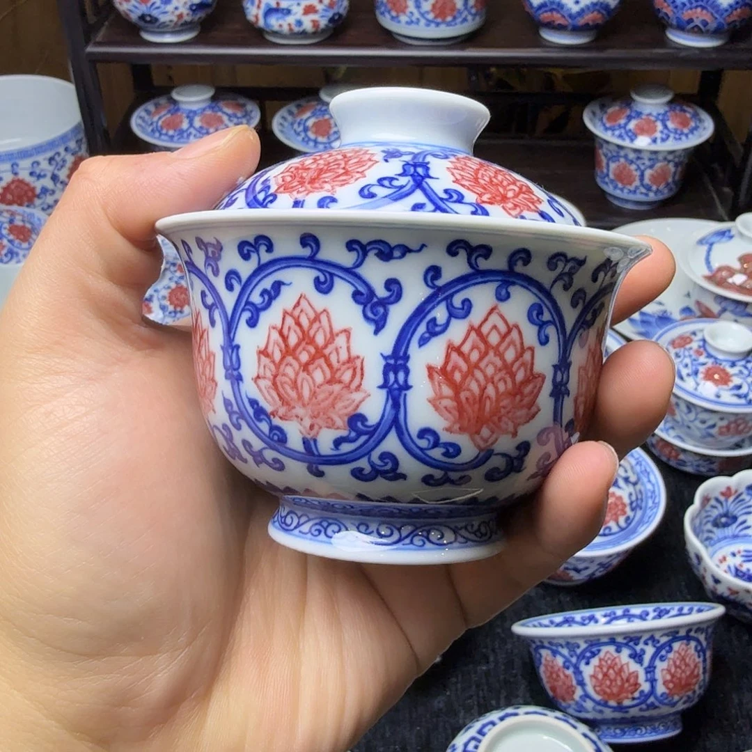 启***绒青花釉里红满绘盖碗活动款