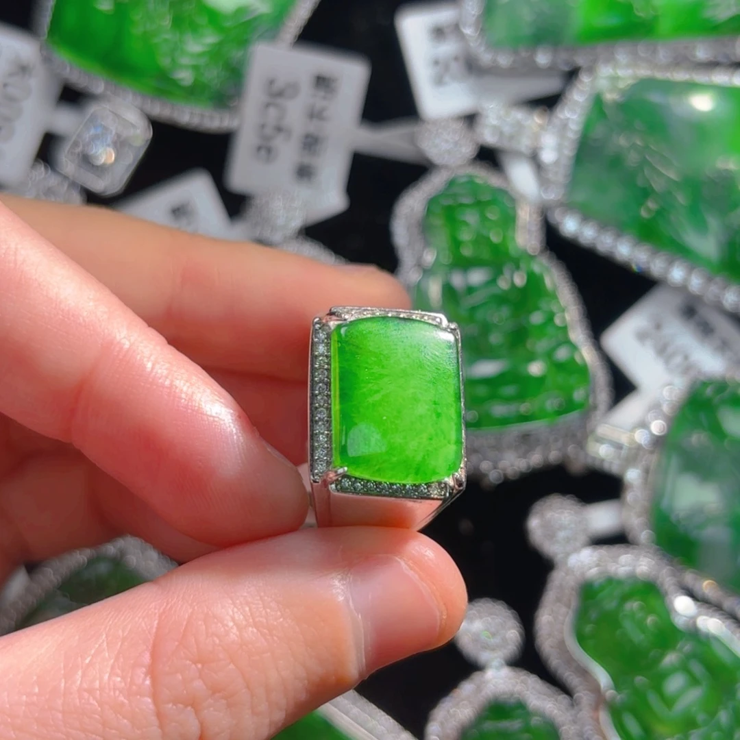 翡翠颈饰银S925镶嵌马鞍