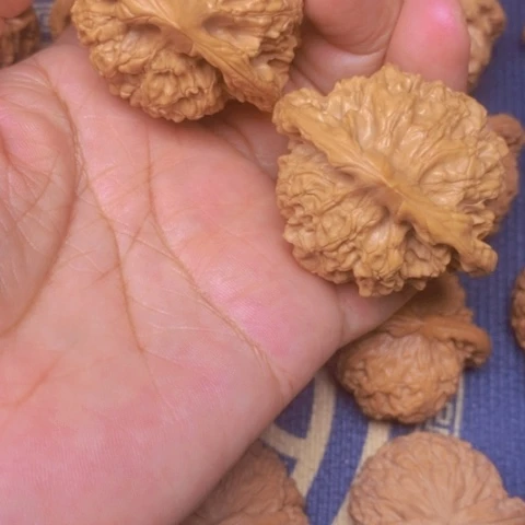 【闪购商品】文玩核桃吊坠哟**吼官帽49