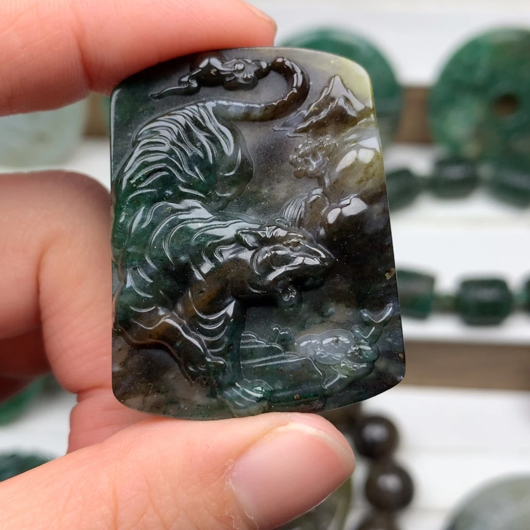 独山玉颈饰未镶嵌