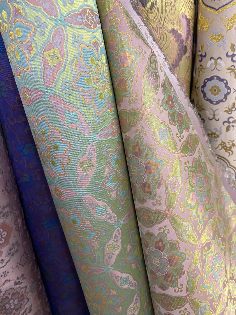 陆美英织金粉地盘绦宝相纹三重围宋锦布料1.4门幅