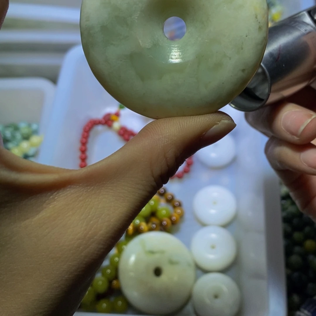 【闪购商品】蛇纹石玉颈饰未镶嵌103