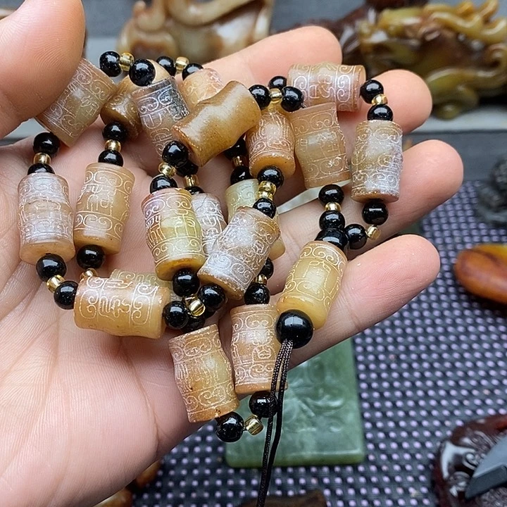 未镶嵌蛇纹石玉颈饰