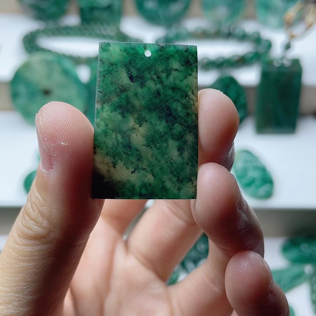 独山玉未镶嵌磨砂挂件