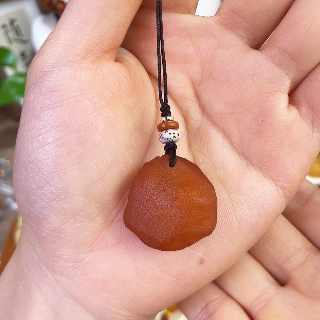 琥珀珠宝奇石未镶嵌，