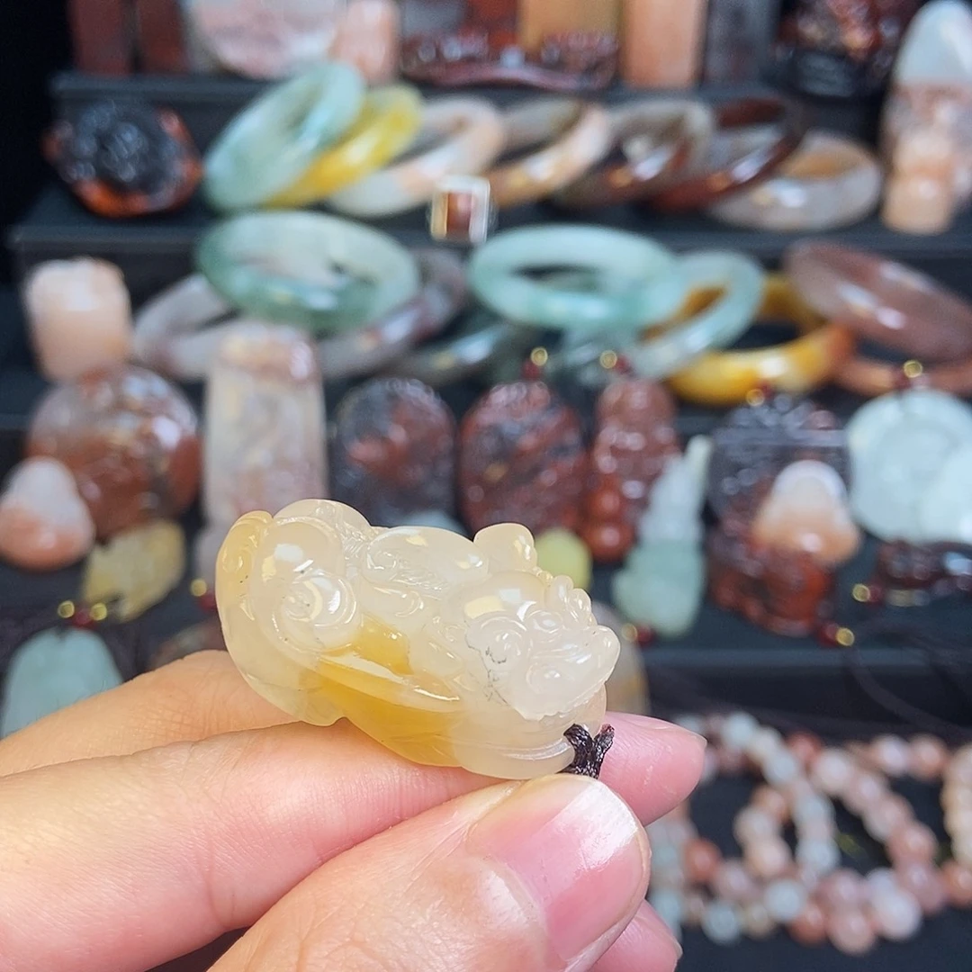 石英质玉颈饰未镶嵌