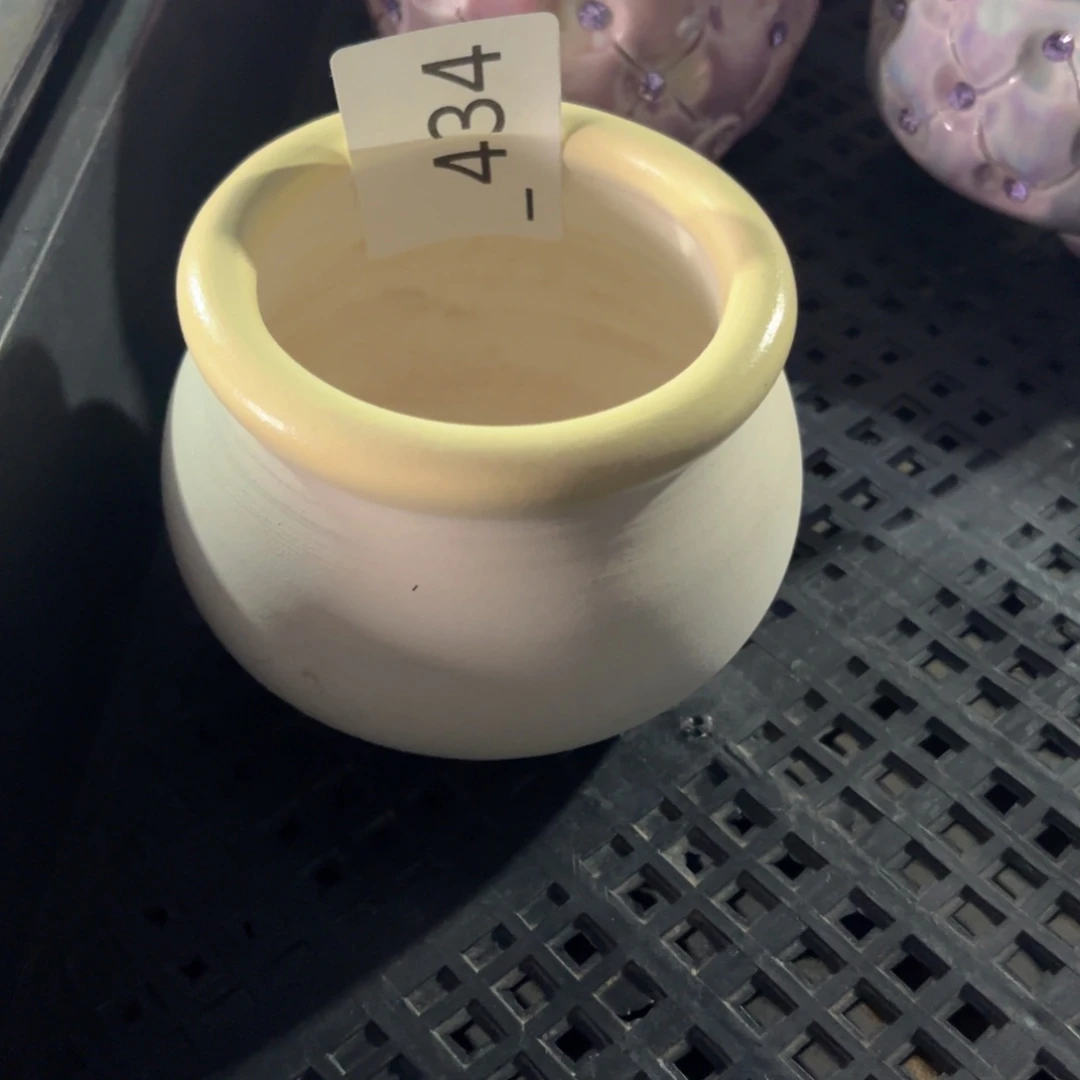 桃*。编号434花盆1个