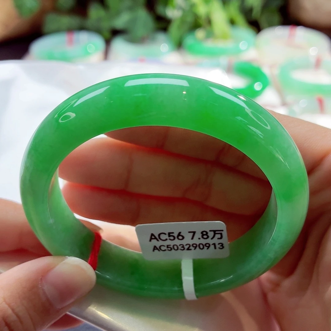 翡翠未镶嵌手镯小宽版阳绿68-07