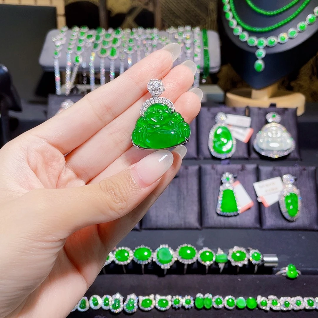 玖***儿翡翠银S925镶嵌颈饰佛公