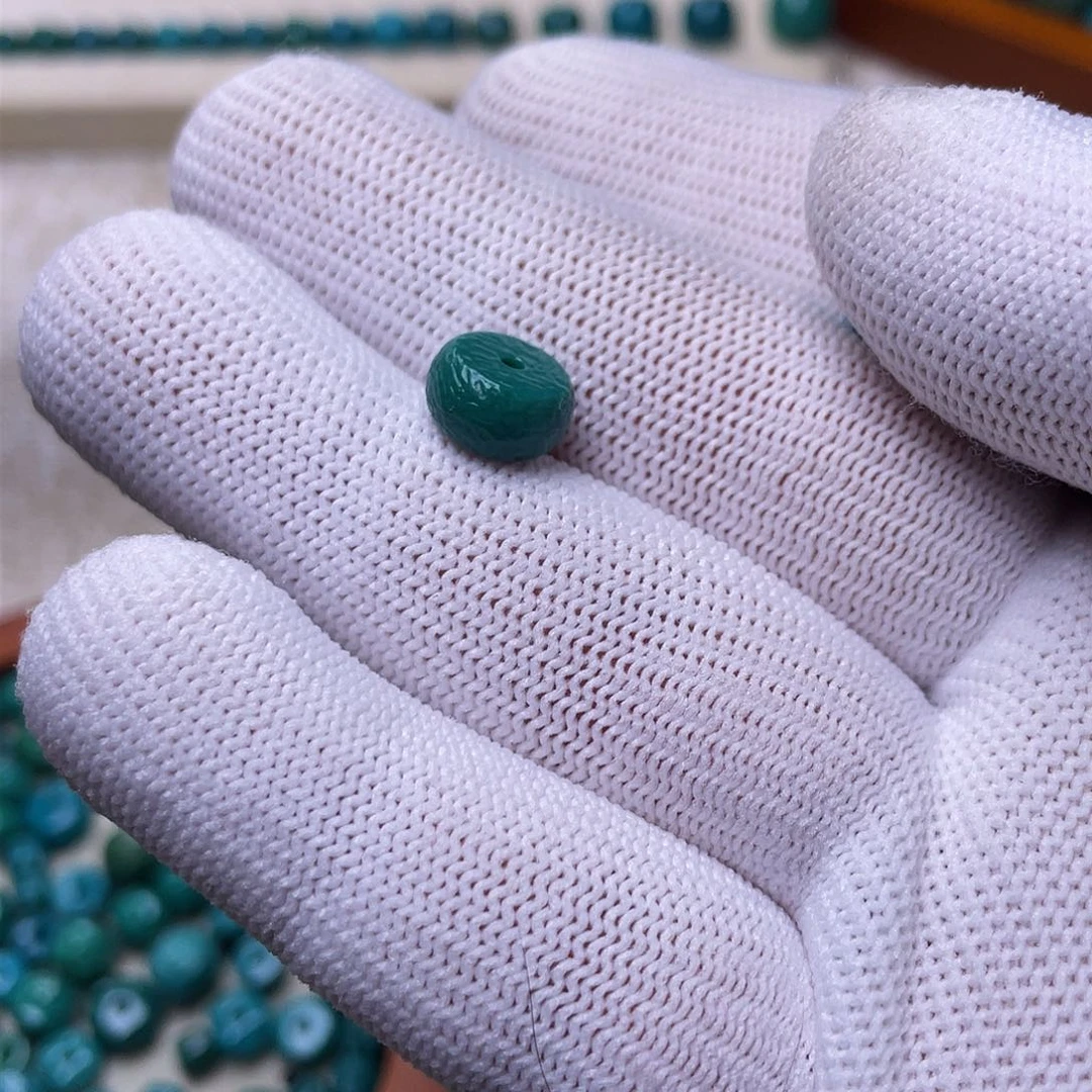 绿松石配饰未镶嵌爱****。