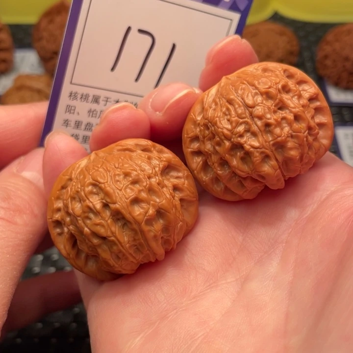 文玩核桃把件38血麒麟171