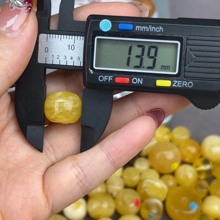 琥珀裸石未镶嵌微瑕228