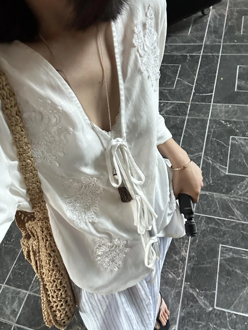 2025春夏新款法式高级感刺绣开衫系带V领长袖衬衫条纹 休闲裤套装