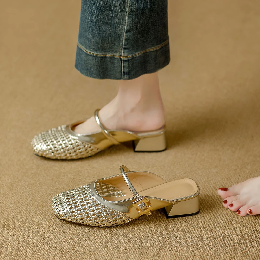 爆款方头法式小高跟凉拖女外穿一字带休闲时尚小众镂空包头凉鞋