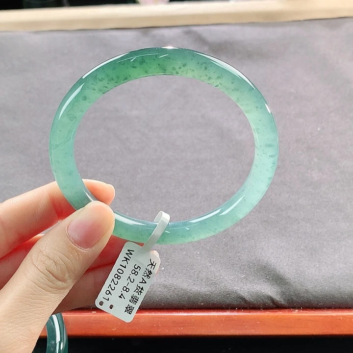 翡翠未镶嵌手镯天然