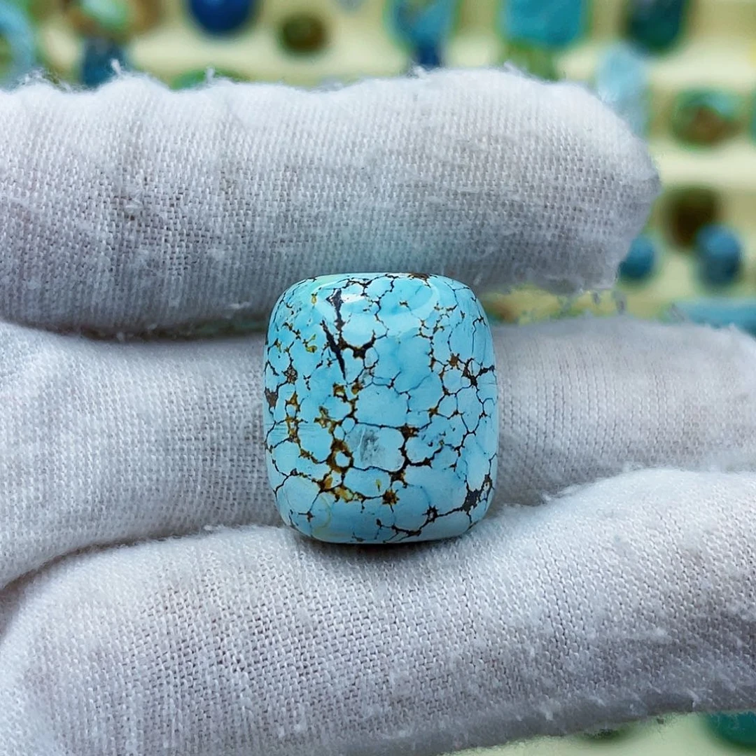 绿松石未镶嵌颈饰