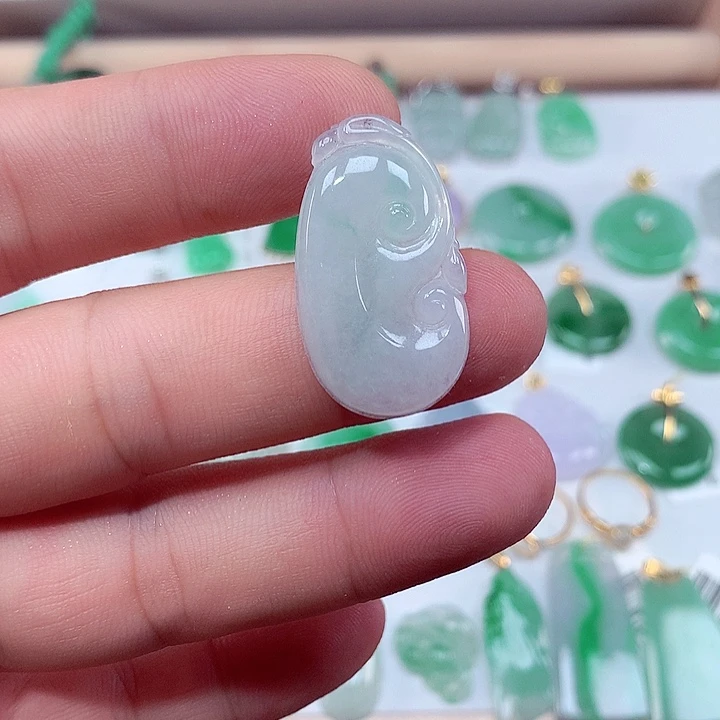 颈饰未镶嵌翡翠吊坠